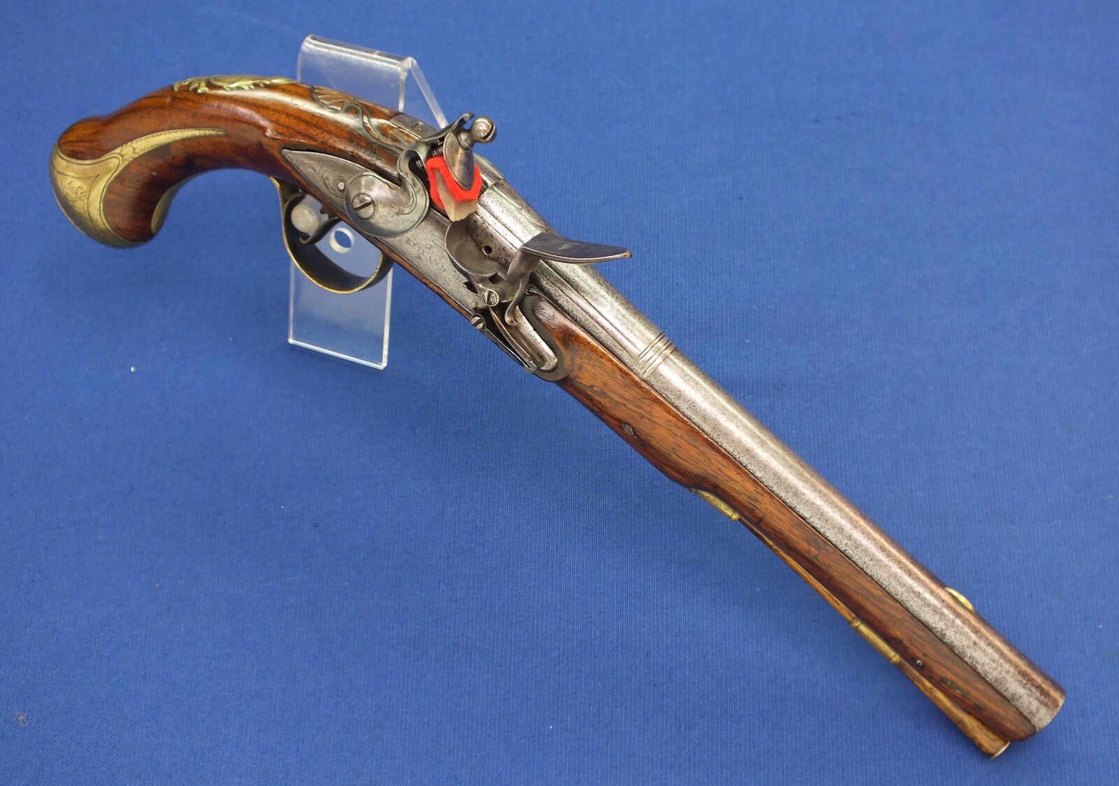 An antique 18th century Dutch/English Flintlock Pistol, lock signed T. KETLAND (Birmingham 1737-1816), barrel with Utrecht town mark, caliber 17 mm, length 40 cm, in very good condition. Price 1.650 euro