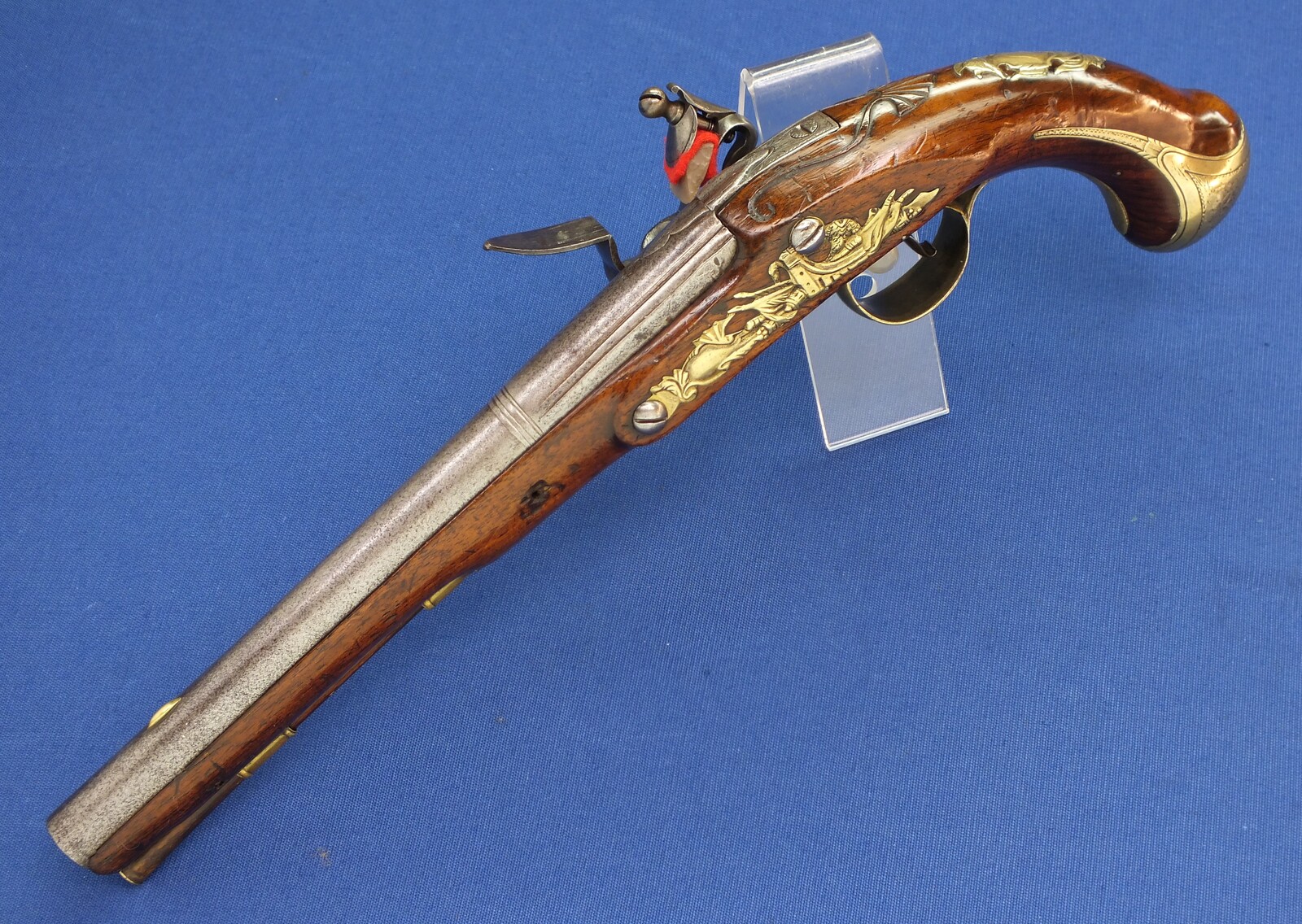 An antique 18th century Dutch/English Flintlock Pistol, lock signed T. KETLAND (Birmingham 1737-1816), barrel with Utrecht town mark, caliber 17 mm, length 40 cm, in very good condition. Price 1.650 euro