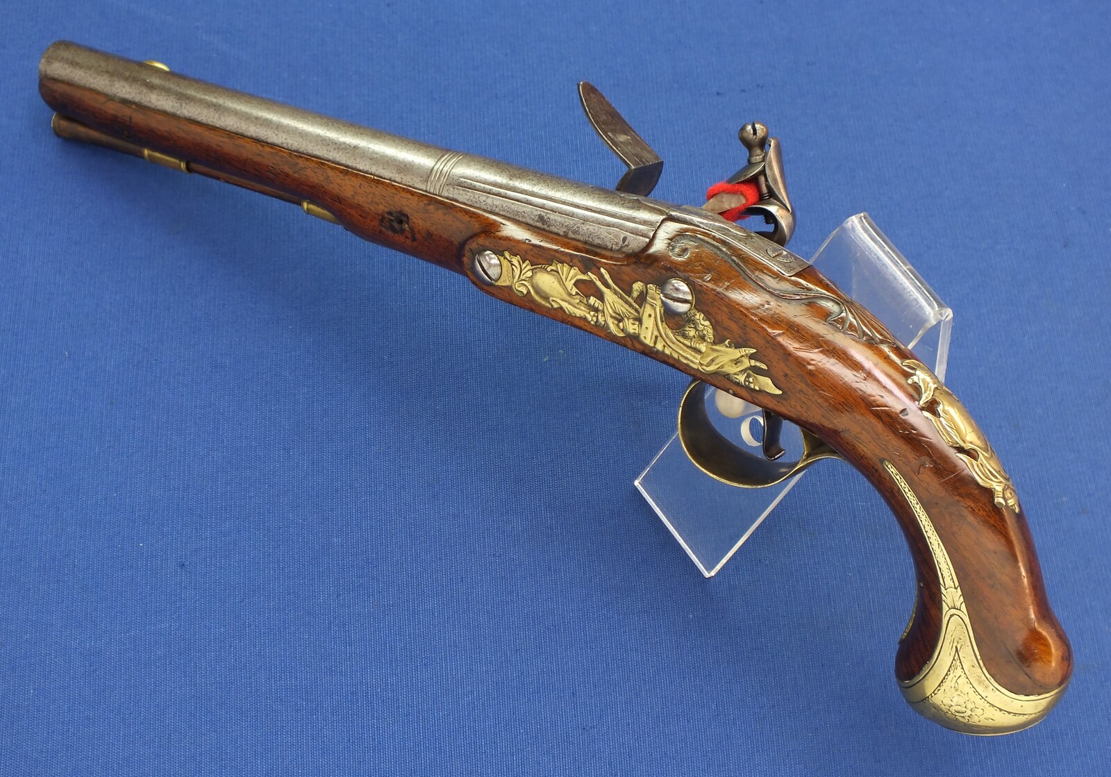 An antique 18th century Dutch/English Flintlock Pistol, lock signed T. KETLAND (Birmingham 1737-1816), barrel with Utrecht town mark, caliber 17 mm, length 40 cm, in very good condition. Price 1.650 euro