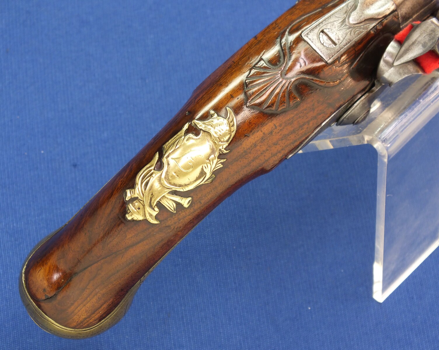 An antique 18th century Dutch/English Flintlock Pistol, lock signed T. KETLAND (Birmingham 1737-1816), barrel with Utrecht town mark, caliber 17 mm, length 40 cm, in very good condition. Price 1.650 euro