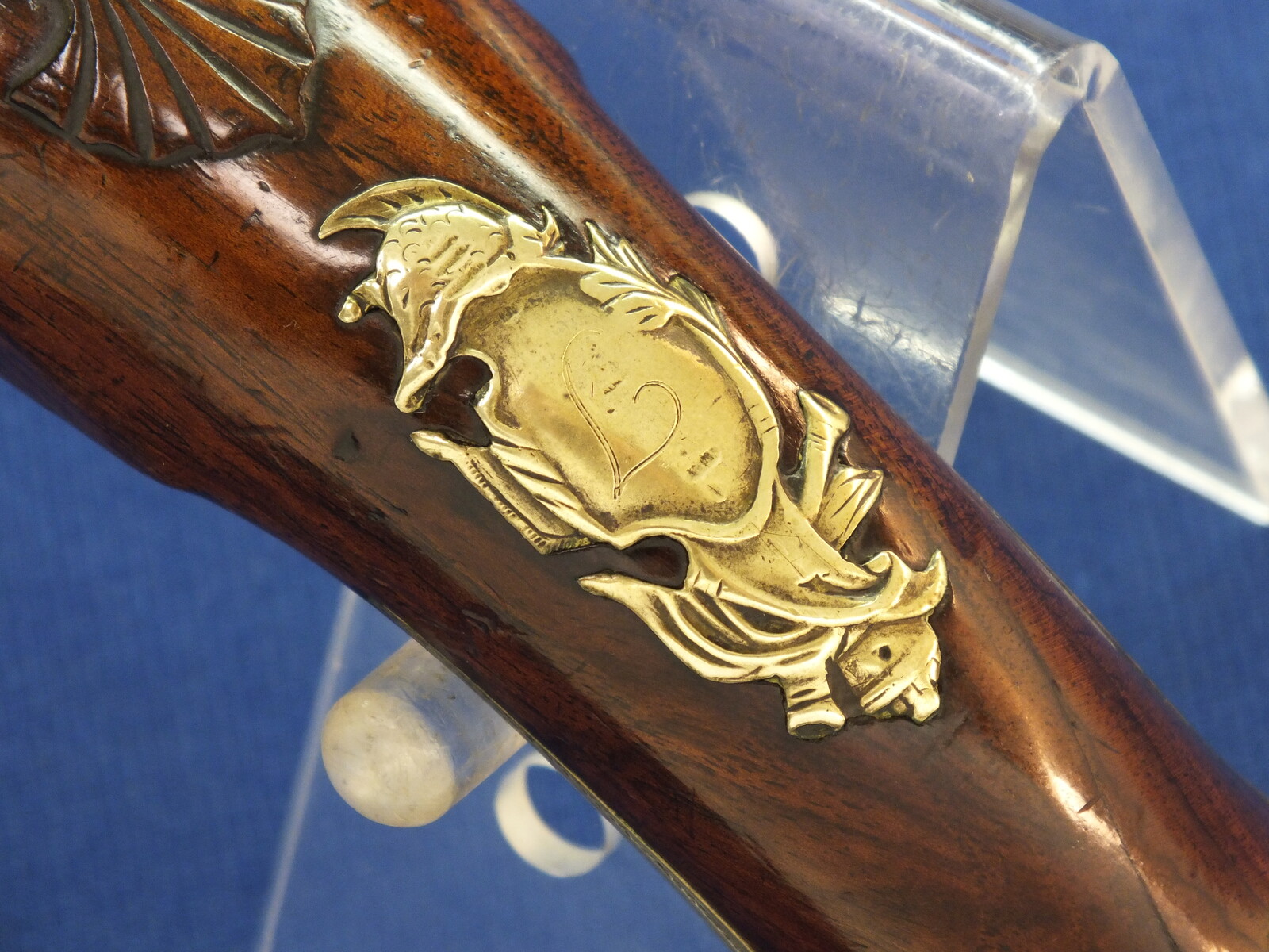 An antique 18th century Dutch/English Flintlock Pistol, lock signed T. KETLAND (Birmingham 1737-1816), barrel with Utrecht town mark, caliber 17 mm, length 40 cm, in very good condition. Price 1.650 euro