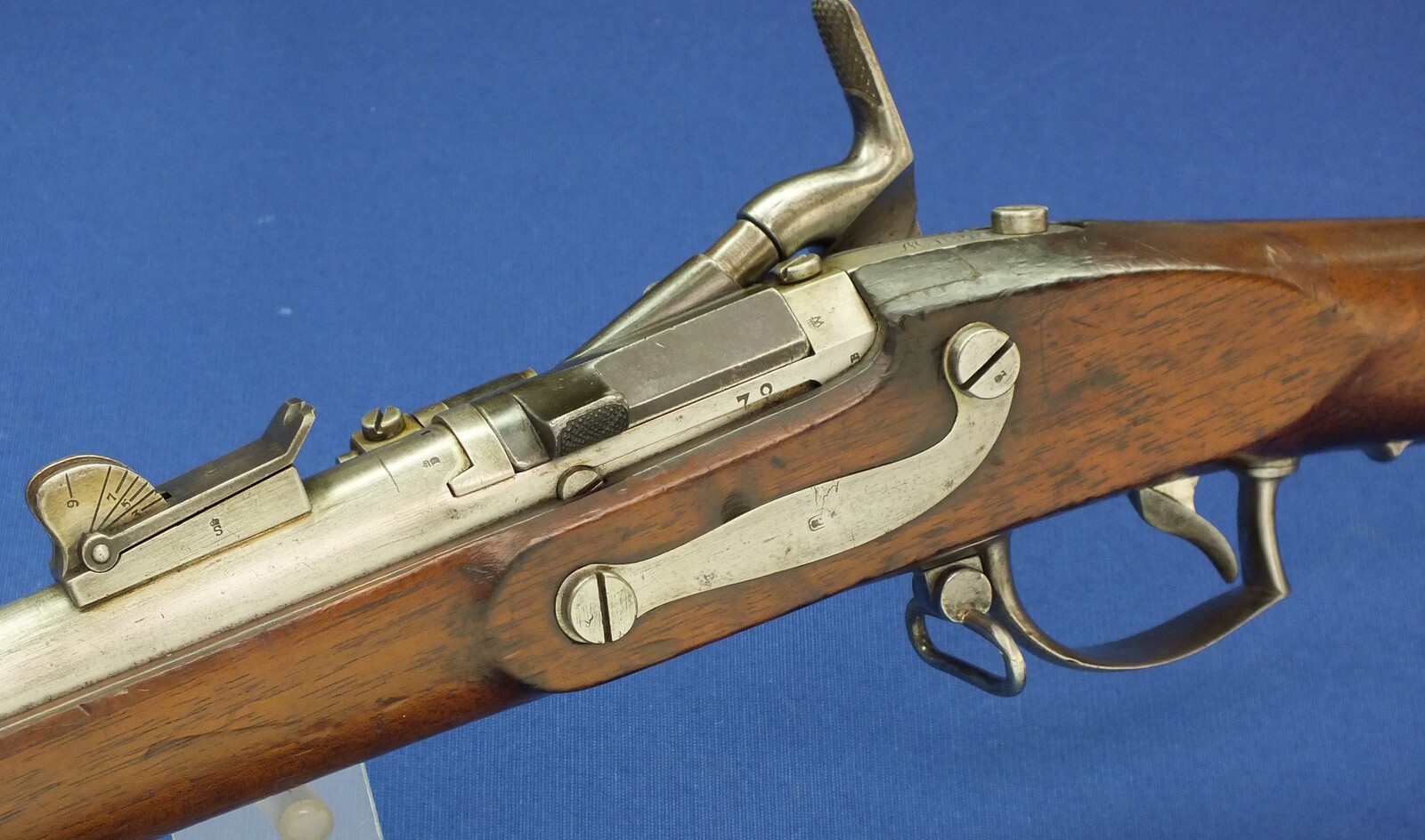 An antique 19th century Dutch Military Snider Rifle Model 1848-67. Stock signed P.STEVENS MAASTRICHT, caliber 17,5 mm, length 146 cm, in very good condition. Price 2.650 euro.