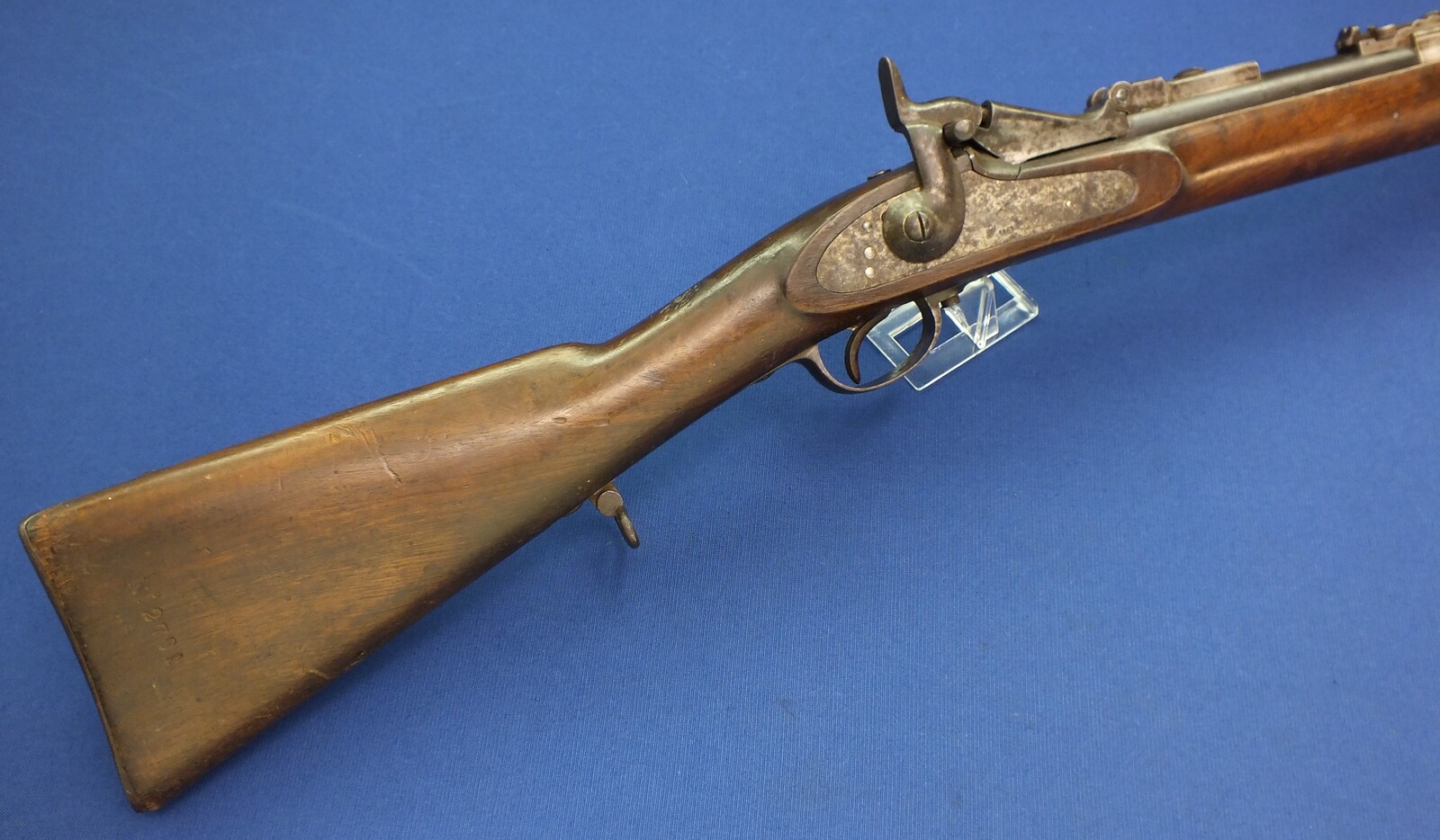 An antique 19th century Spanish Berdan Model 1857-1867 breech-loading Short Rifle. Caliber 15x41R. Length 123cm. In very good condition. Price 1.500 euro