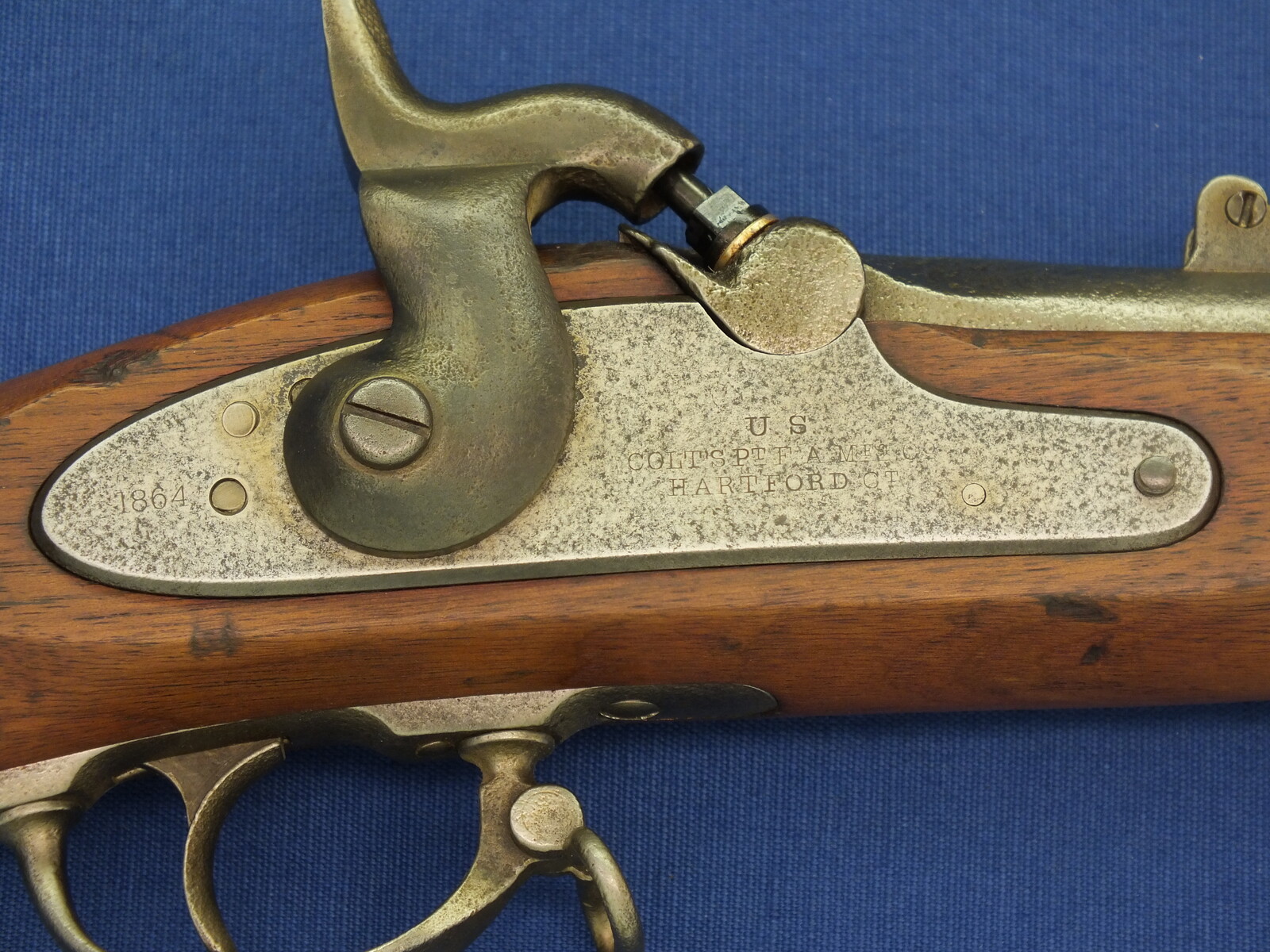 An antique American Civil War Colt Model 1861 Special Musket, .58 caliber, 40 inch barrel. length 142 cm, in fair/good condition, Price 1.450 euro