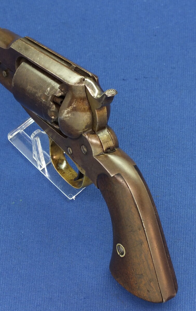 An antique American Civil War early Remington New Model Navy 6 shot .36 Caliber Single Action Percussion Revolver. 7 3/8 inch octagon Barrel. Length 35,5cm. In very good condition. Price 2.850 euro.