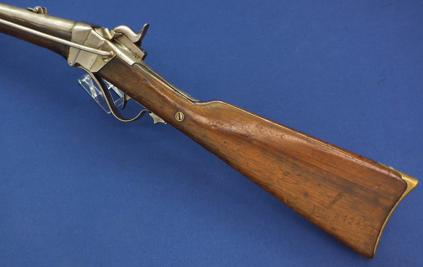 An antique American Civil War Sharps Model 1852 slanting breech Percussion Carbine, .52 caliber, length 96 cm, in very good condition. Price 3.500,- euro