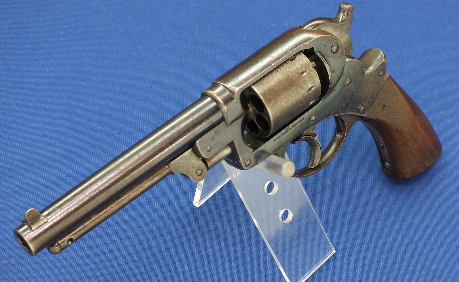 An antique American Civil War Starr Arms Co Double Action Model 1858 Army Percussion Revolver, .44 caliber, 6 shot, length 32,5 cm, in very good condition. Price 2.550 euro