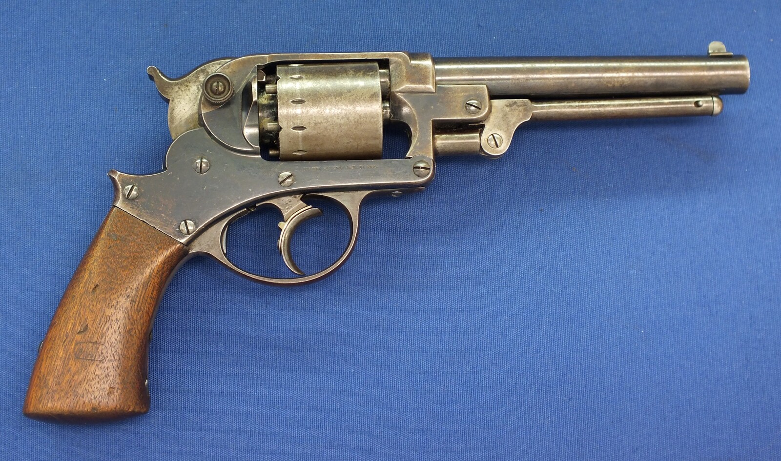 An antique American Civil War Starr Arms Co Double Action Model 1858 Army Percussion Revolver, .44 caliber, 6 shot, length 32,5 cm, in very good condition. Price 2.550 euro