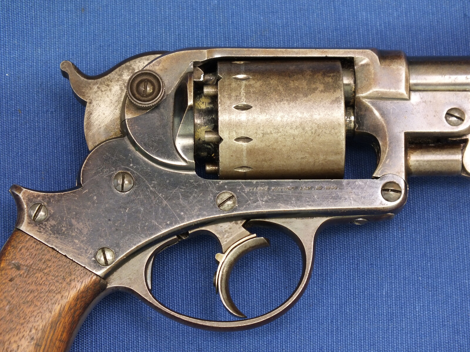 An antique American Civil War Starr Arms Co Double Action Model 1858 Army Percussion Revolver, .44 caliber, 6 shot, length 32,5 cm, in very good condition. Price 2.550 euro