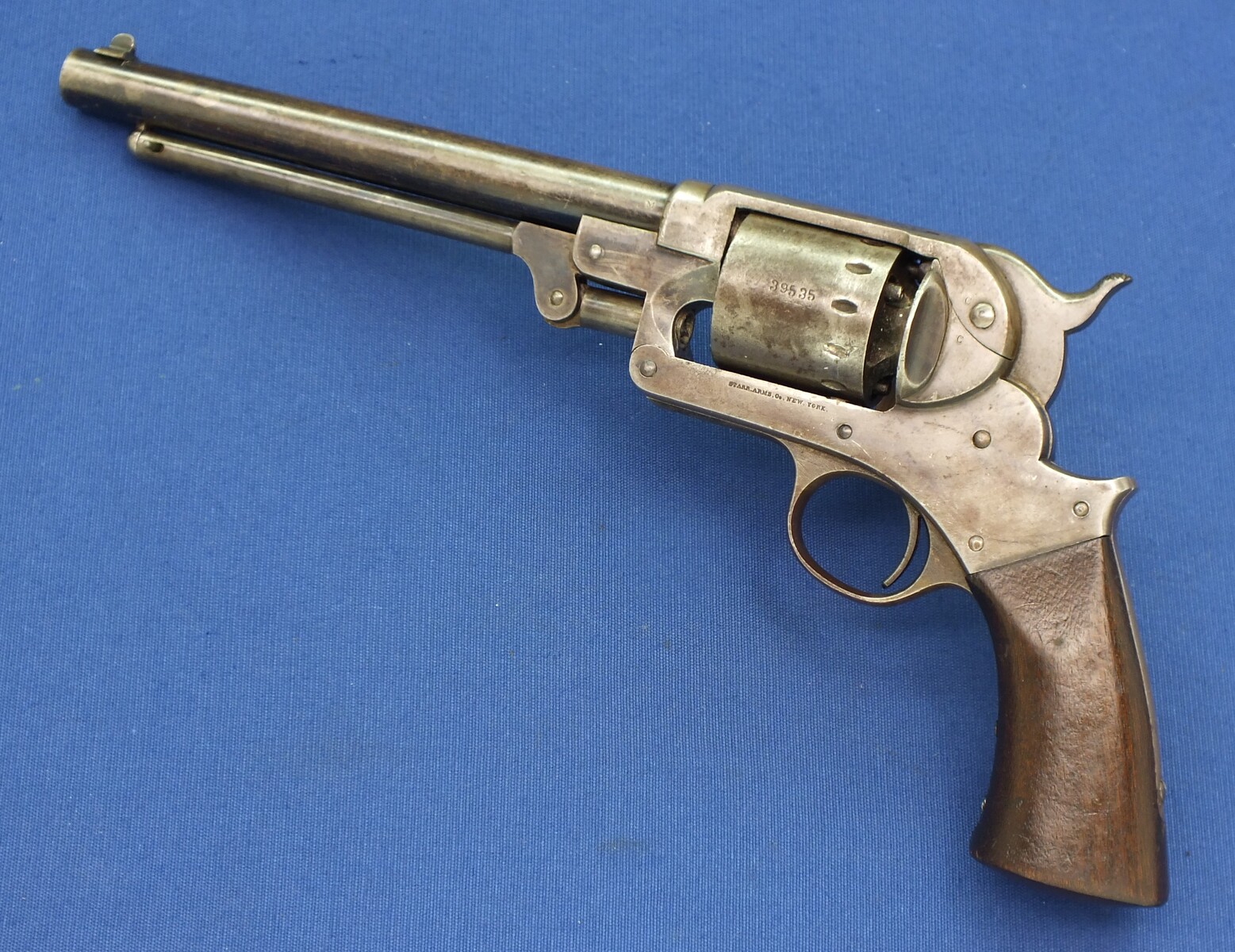 An antique American Civil War Starr Arms Co Single Action Model 1863 Army Percussion revolver, 6 shot. .44 caliber, in very good condition. Price 2.950 euro