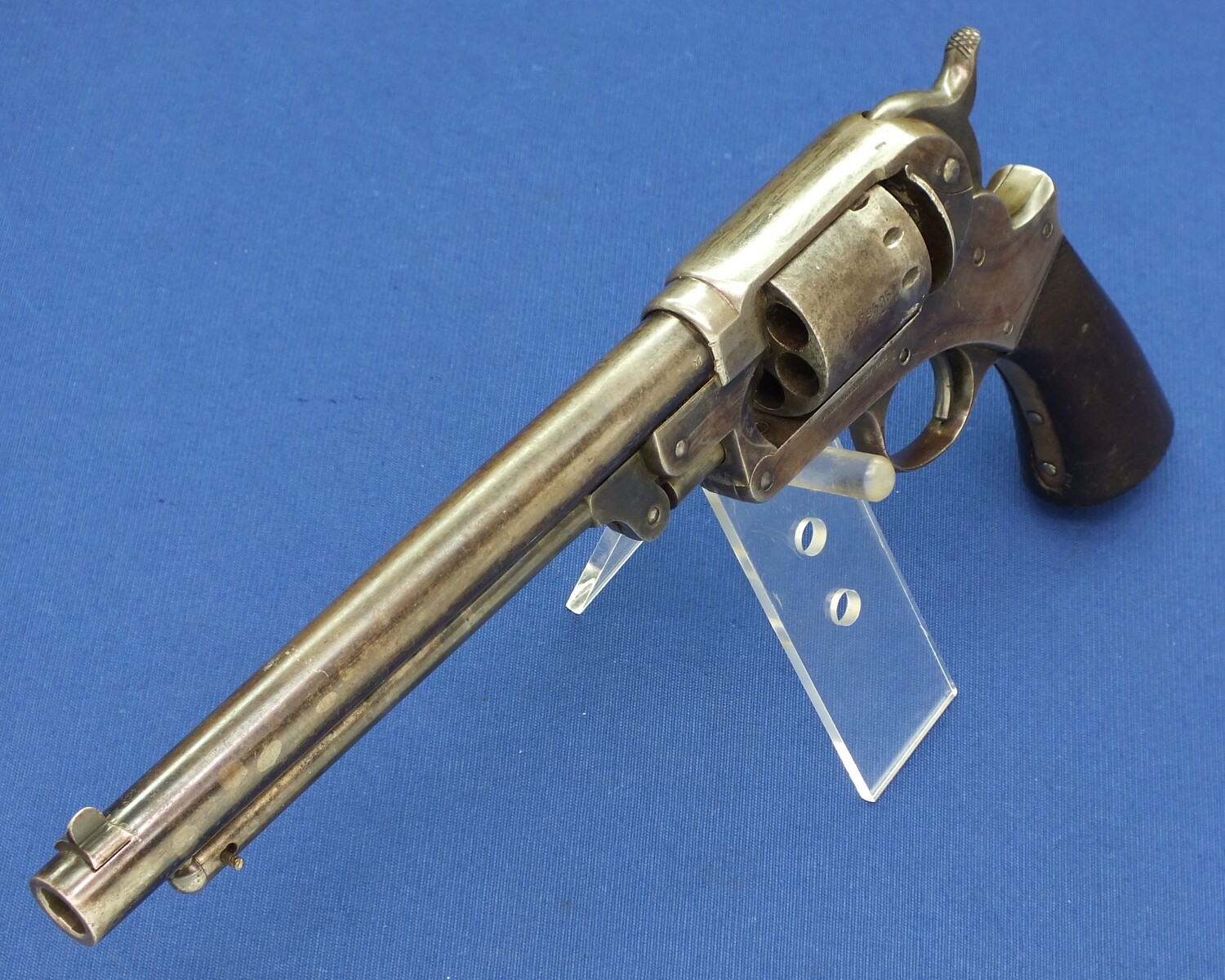 An antique American Civil War Starr Arms Co Single Action Model 1863 Army Percussion revolver, 6 shot. .44 caliber, in very good condition. Price 2.950 euro