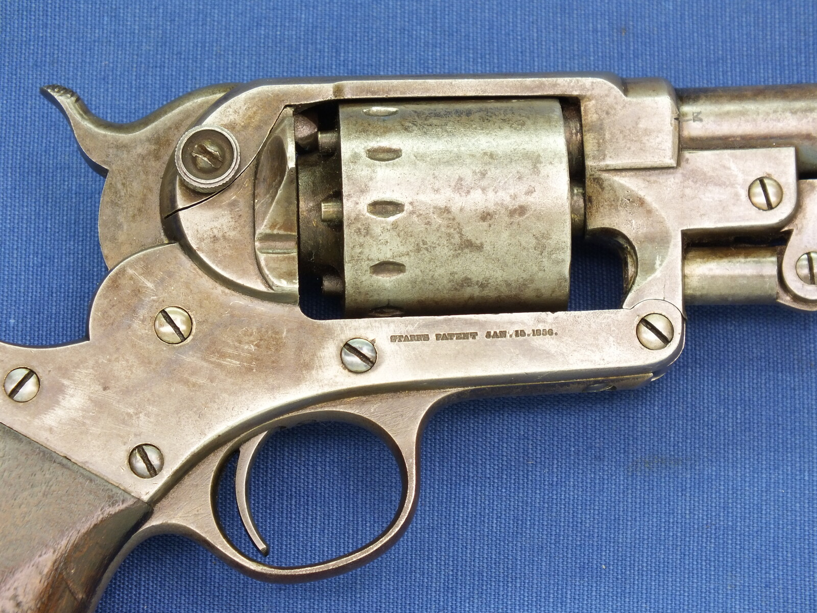 An antique American Civil War Starr Arms Co Single Action Model 1863 Army Percussion revolver, 6 shot. .44 caliber, in very good condition. Price 2.950 euro