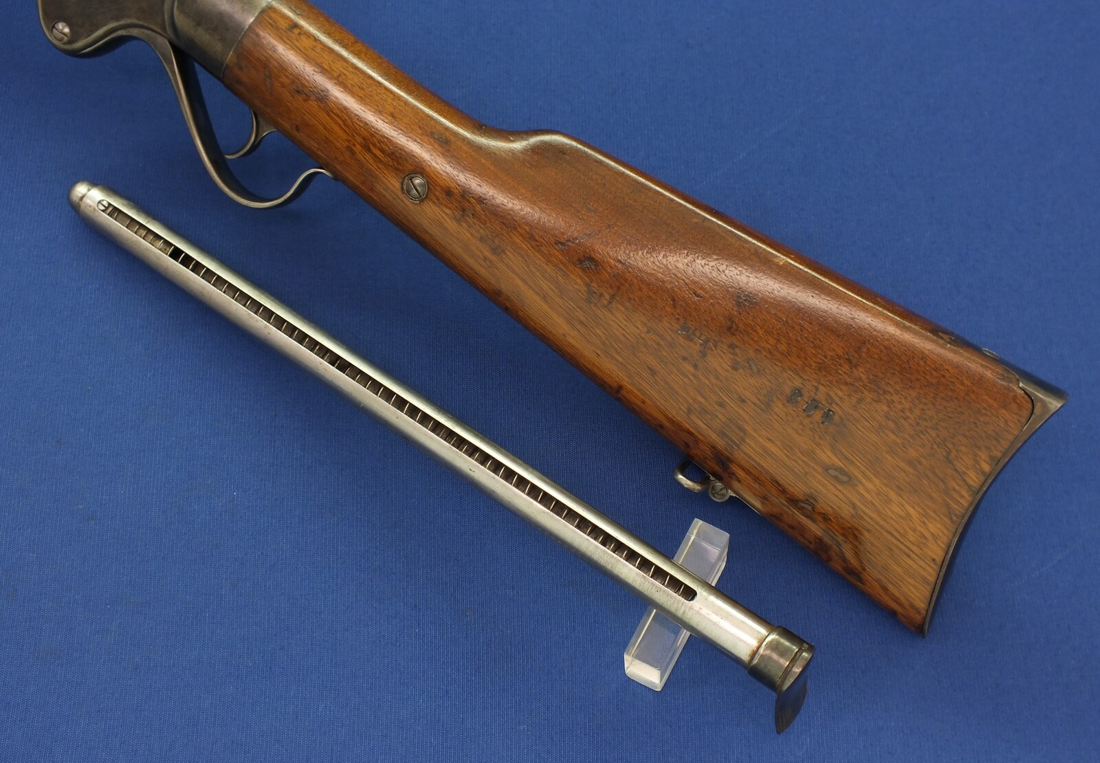 An antique American Spencer model 1867 Rifle Musket. 50 caliber Rimfire with 30 inch barrel. Length 120 cm. In very good condition. 