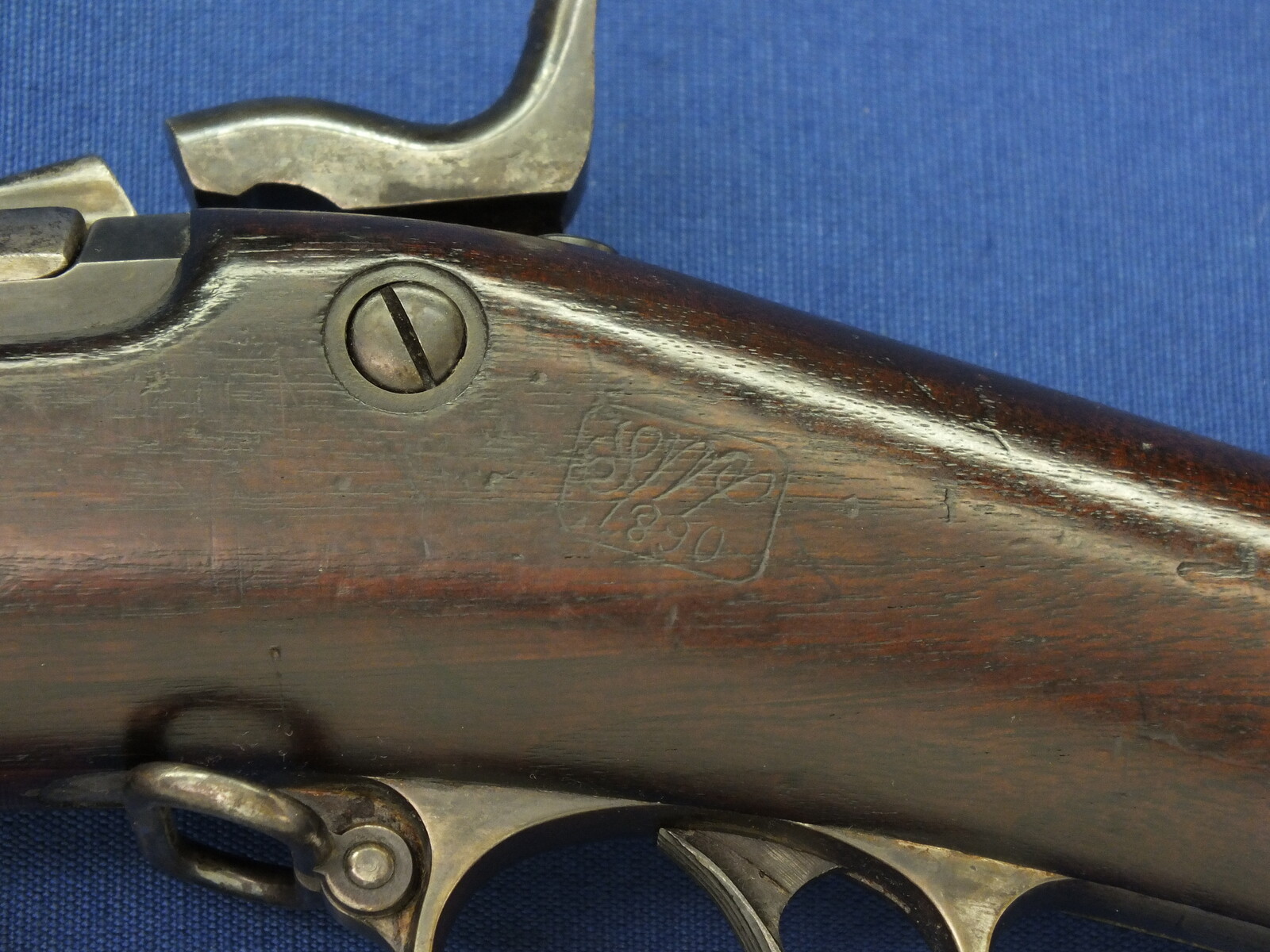 An antique American US Springfield Model 1888 Trapdoor Rifle with Ramrod Bayonet. Caliber 45-70. 32 5/8 inch barrel. Length 132cm. In very good condition. 