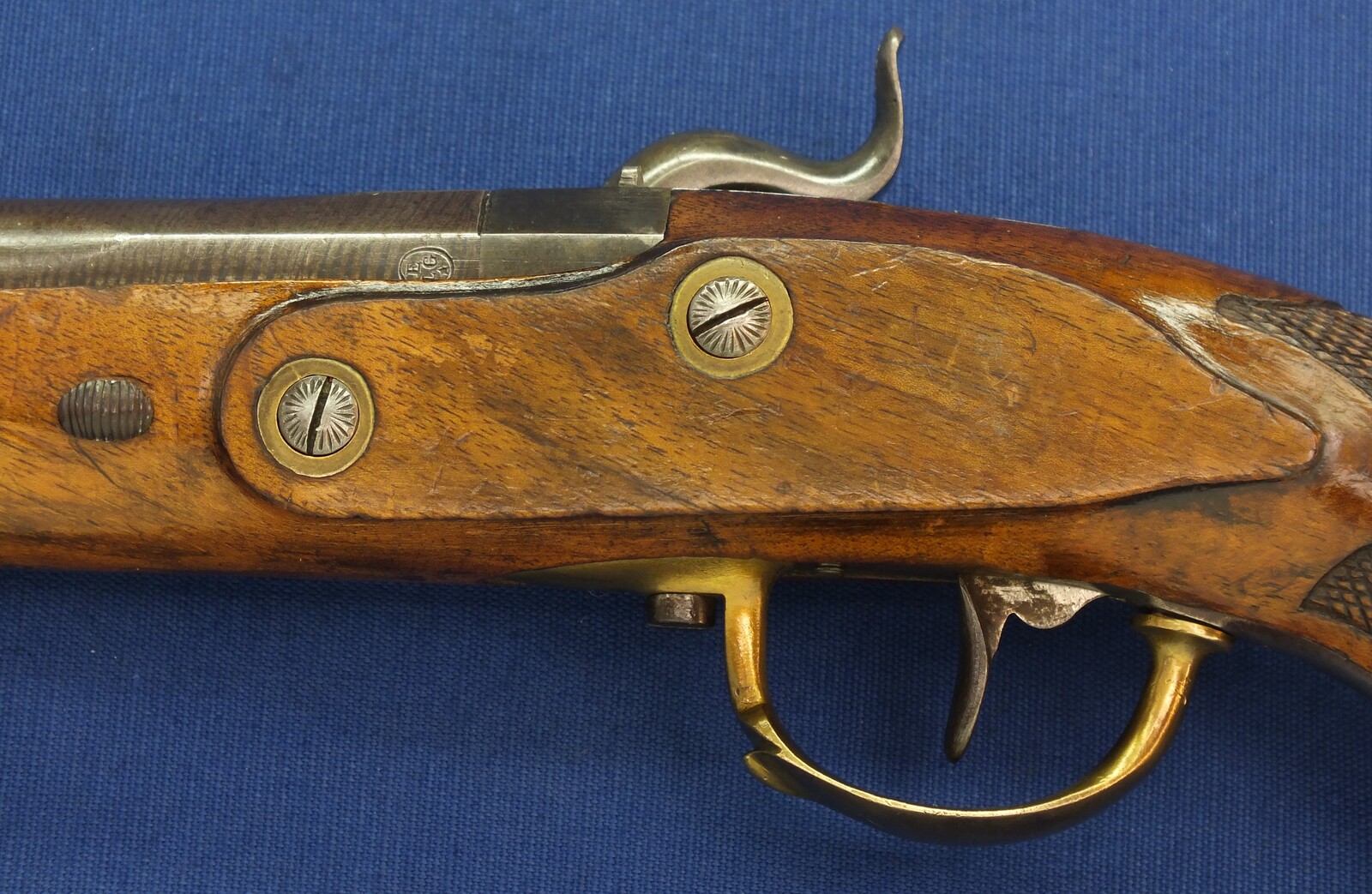 An antique Belgian Model 1816-22 Officers percussion Pistol. Damascened Barrel. Caliber 17,5mm smooth. Length 38cm. In very good condition. Price 795 euro.