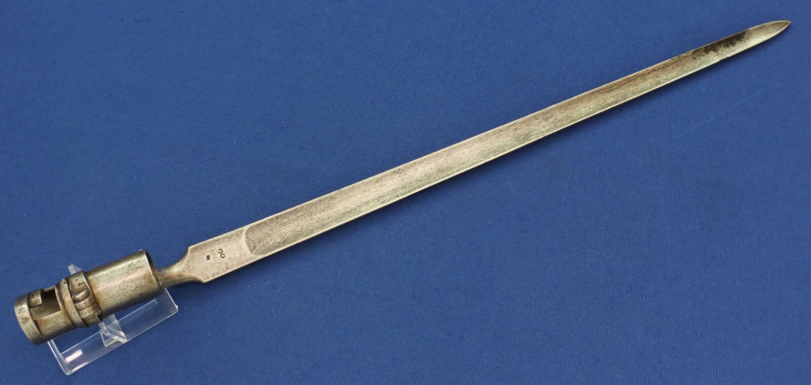 An antique Belgian Model AN IX-1816 Bayonet. Nr. 215. Length 48cm. In very good condition. Price 225 euro