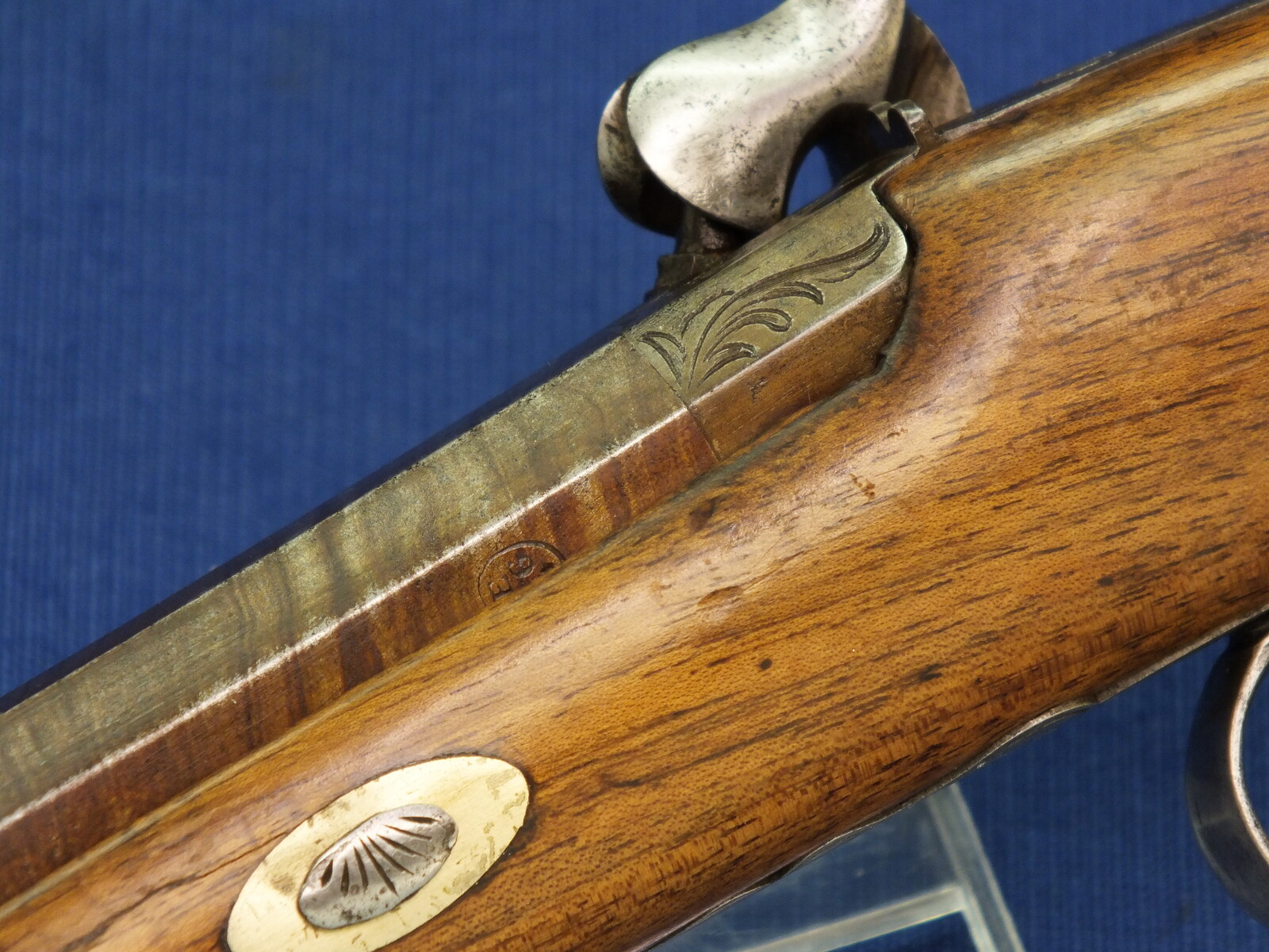 An antique Belgian percussion pistol circa 1860. Engraved lock and steel mounts. Caliber 12mm rifled. Length 36cm. In very good condition. Price 550 euro.