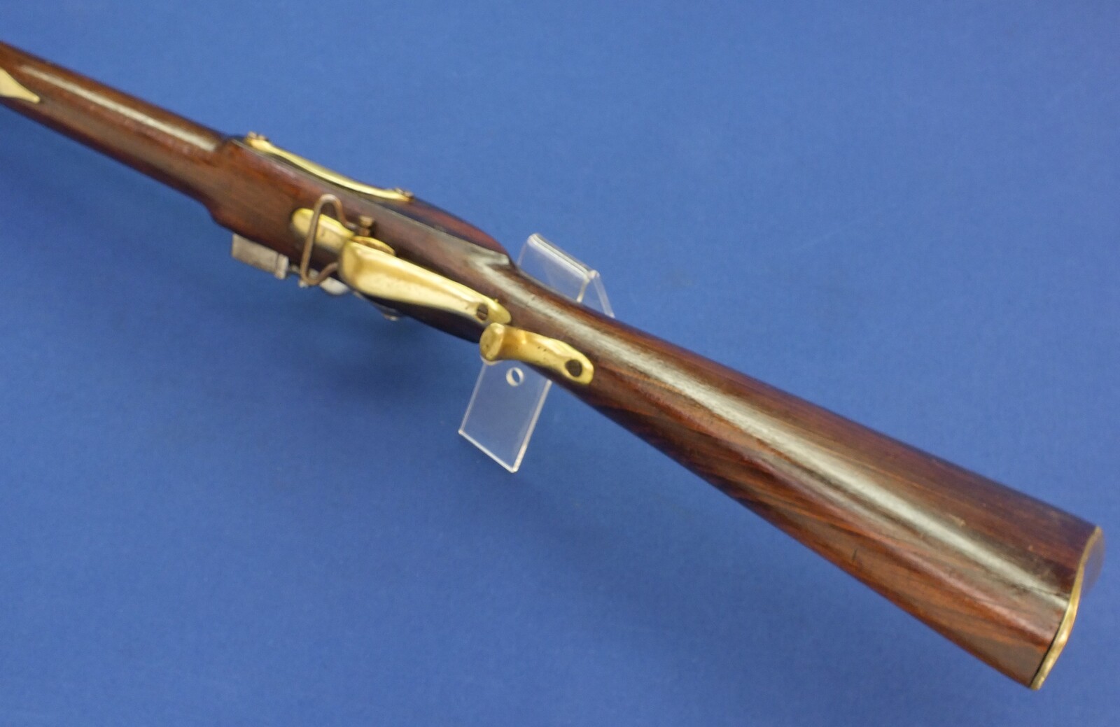 An antique British India Pattern Brown Bess Musket, signed GALTON 1807, complete with Bayonet signed JOHN GILL, caliber 19 mm, length 138 cm, in  very good condition. Price 1.350 euro