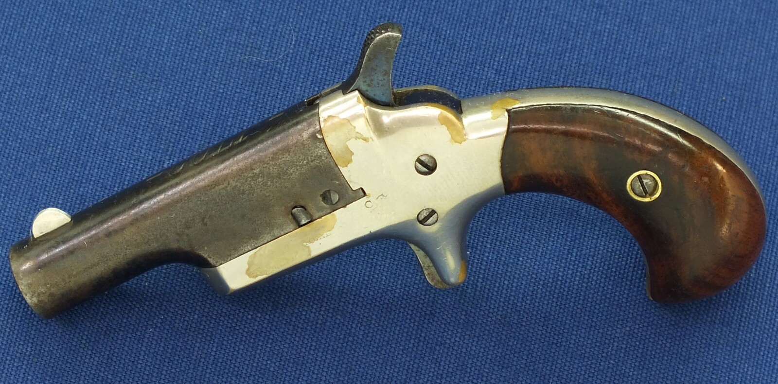 An antique Colt Third Model Thuer Deringer sold in London by Baron Fredrich Von Oppen. 41 Rimfire Caliber. In very good condition. Price 850 euro.