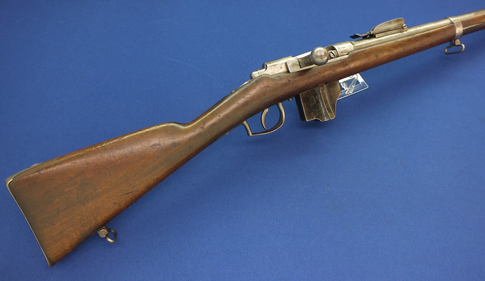 An antique Dutch Beaumont Vitali Model 1871/88 Rifle by P. Stevens Maastricht, caliber 11 mm, length 133 cm, in very good condition. Price 1.450 euro