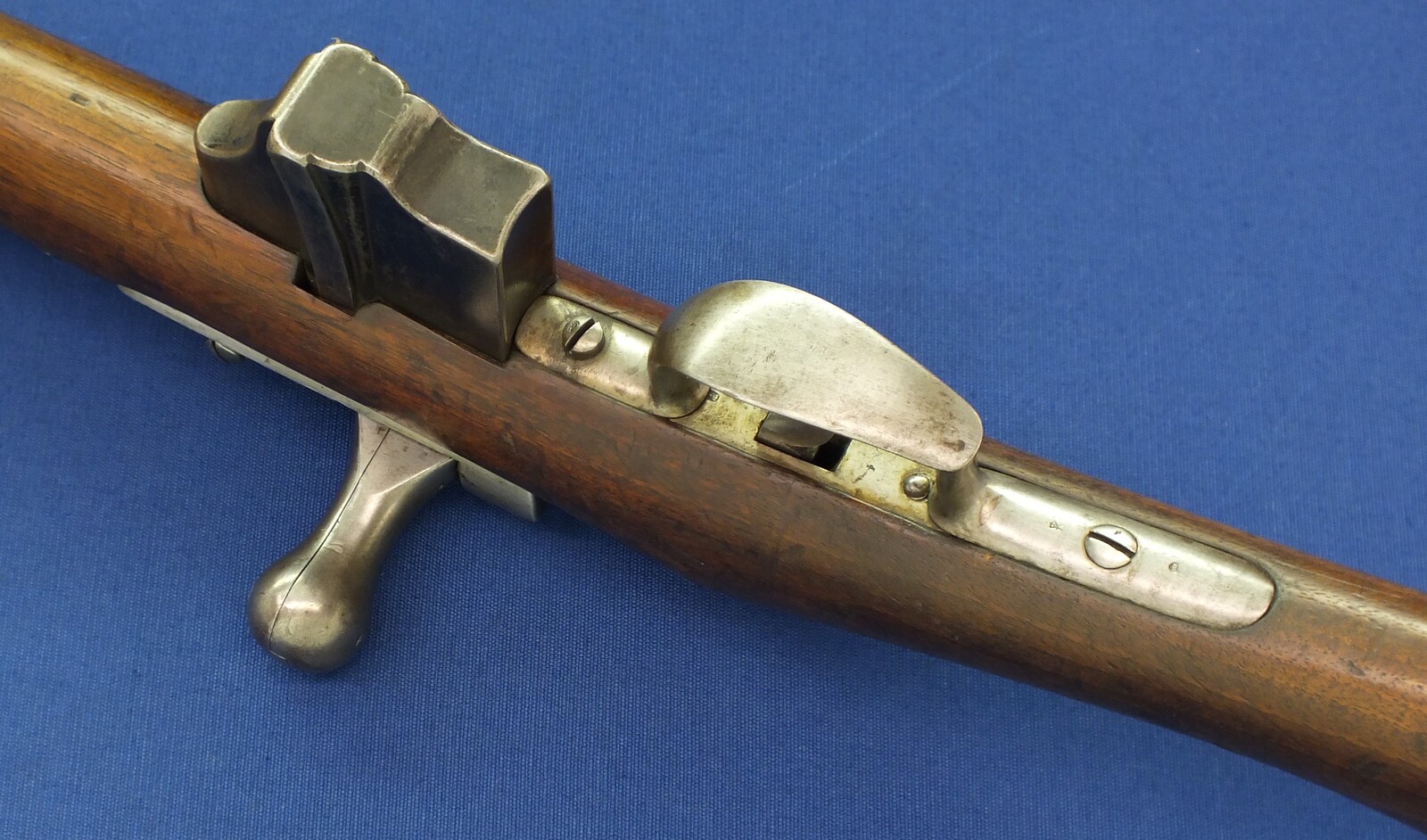 An antique Dutch Beaumont Vitali Model 1871/88 Rifle by P. Stevens Maastricht, caliber 11 mm, length 133 cm, in very good condition. Price 1.450 euro