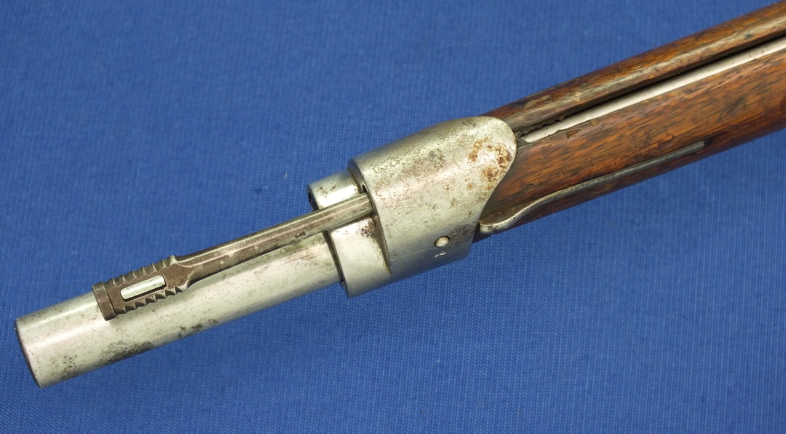 An antique Dutch Beaumont Vitali Model 1871/88 Rifle by P. Stevens Maastricht, caliber 11 mm, length 133 cm, in very good condition. Price 1.450 euro