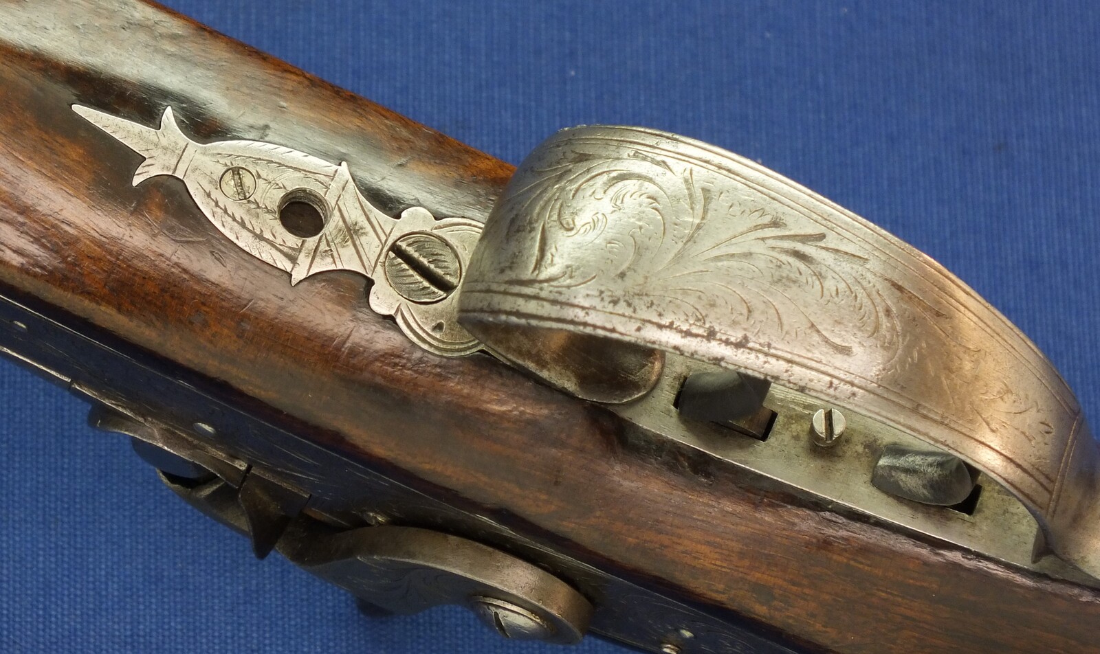 An antique English Target Percussion rifle with set-triggers. Lock Signed: Colling (William, Hexham, Northumb) Circa 1850. 30 inch octagon barrel. Caliber 10mm. Length 120cm. In very good condition. Price 750 euro