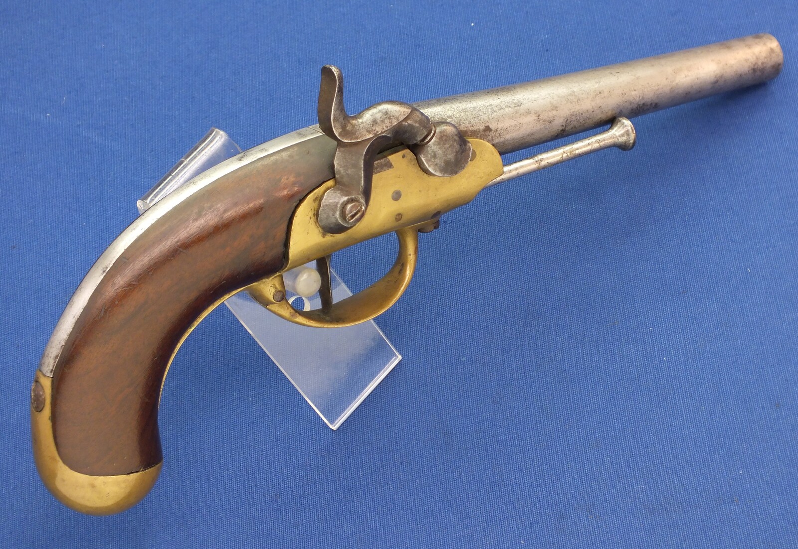 An antique French Converted Model 1777 Percussion Pistol, caliber 18 mm, length 35 cm, in very good condition. Price 575 euro