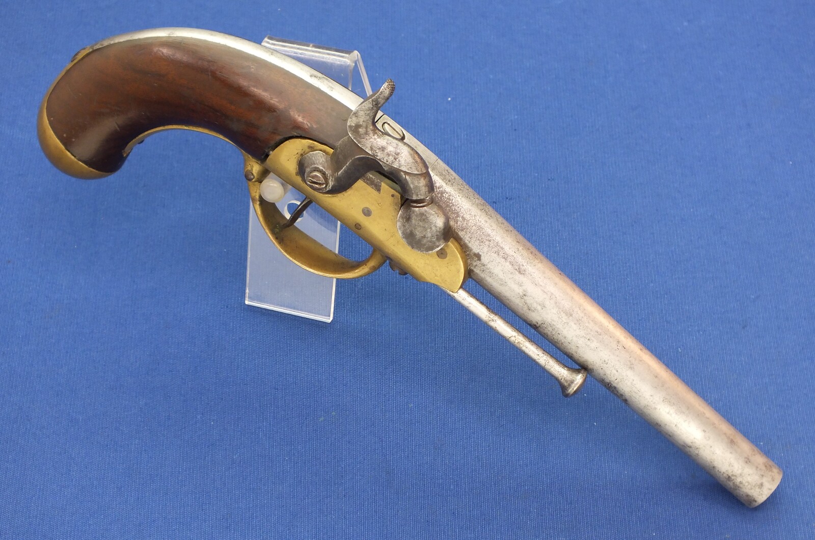 An antique French Converted Model 1777 Percussion Pistol, caliber 18 mm, length 35 cm, in very good condition. Price 575 euro