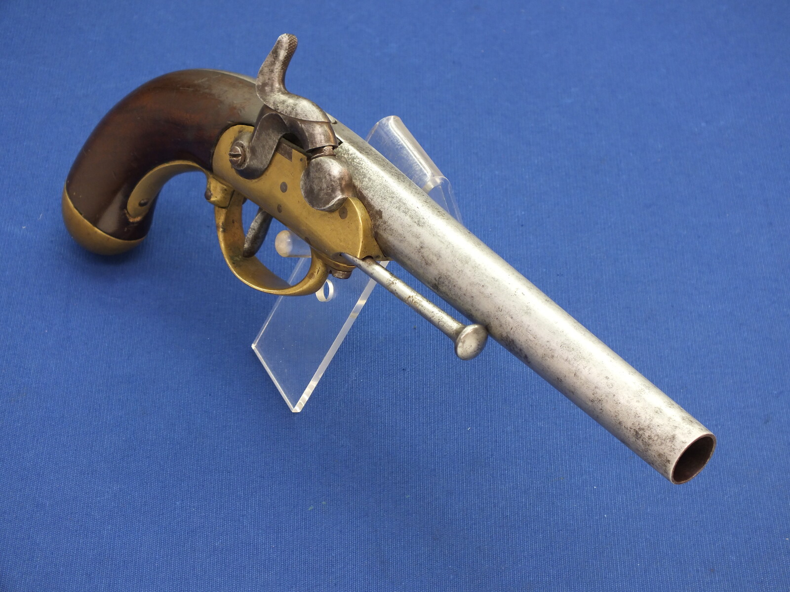 An antique French Converted Model 1777 Percussion Pistol, caliber 18 mm, length 35 cm, in very good condition. Price 575 euro