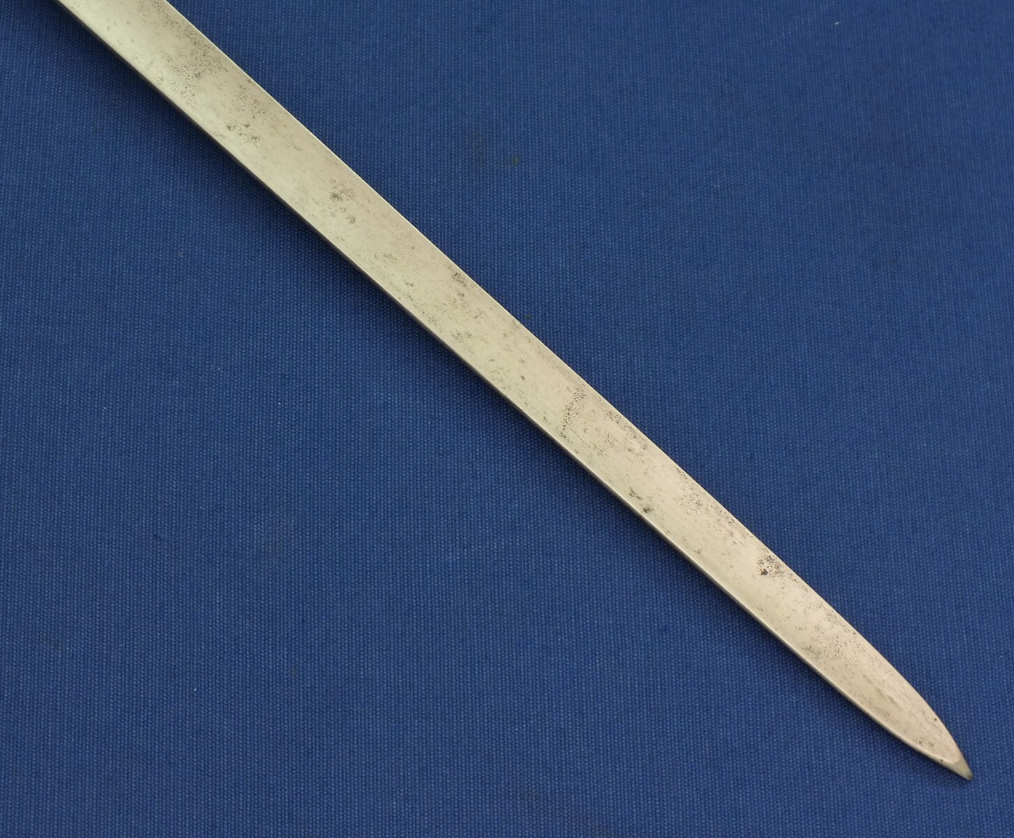 An antique French socket bayonet Model 1847 for 1842-53-54-57 Musket. Length 53cm. In very good condition. Price 175 euro.