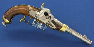 An antique German Prussian Model 1850 Cavalry percussion Pistol, lock marked SUHL V.C.S. Caliber 15mm, length 39cm. In good/very good condition. Price 1.450 euro.