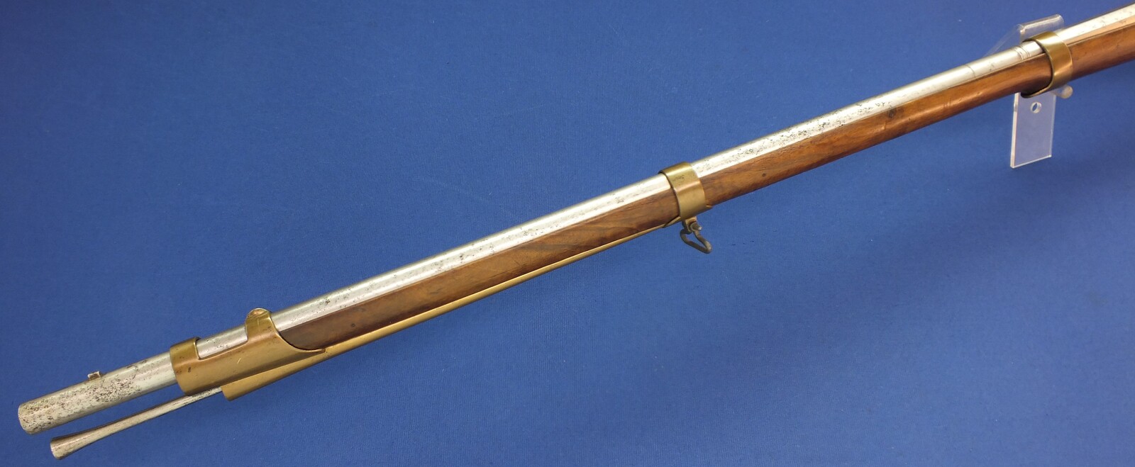 An antique German/Swiss Flintlock musket late 18th century. Caliber 18mm, barrel 108cm. Bronze mounts. Lock and barrel with Suhl markings. Length 146cm. In very good condition. Price 1.350 euro