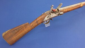 An antique probably Swiss Flintlock Musket, circa 1800, caliber 18 mm, length 141 cm, in very good condition. Price 1.200 euro