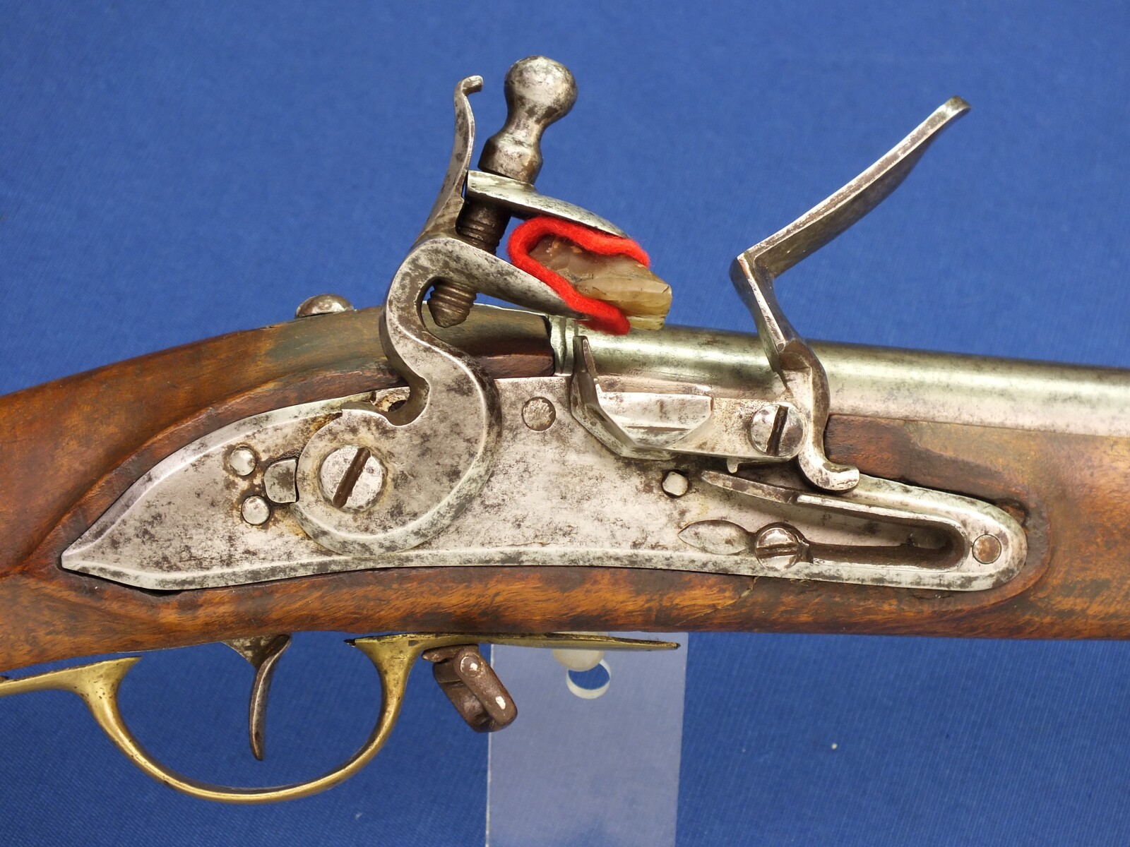 An antique probably Swiss Flintlock Musket, circa 1800, caliber 18 mm, length 141 cm, in very good condition. Price 1.200 euro