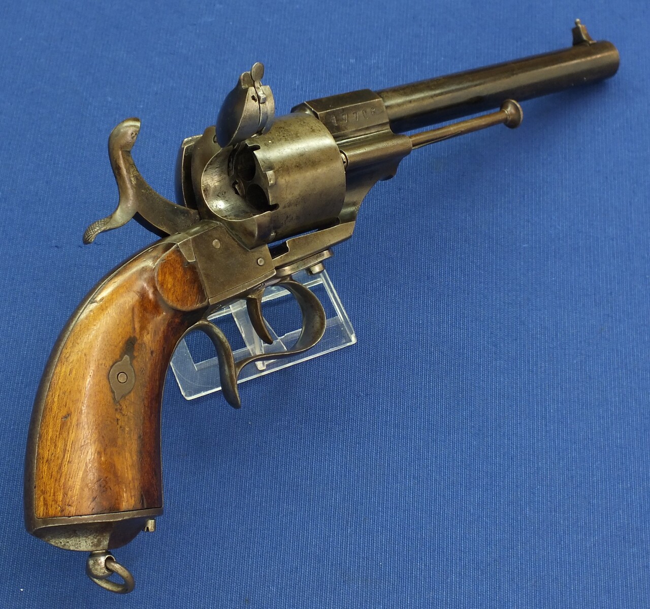 An antique Spanish Lefaucheux type model 1854 Single Action 6 shot 12mm Pinfire Revolver by: ORBEA HERMANOS EIBAR. Length 33cm. In very good condition. Price 795 euro.