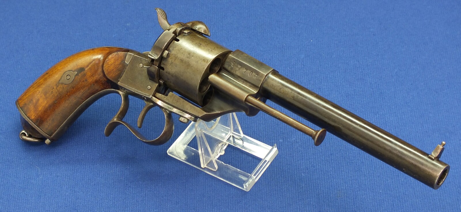 An antique Spanish Lefaucheux type model 1854 Single Action 6 shot 12mm Pinfire Revolver by: ORBEA HERMANOS EIBAR. Length 33cm. In very good condition. Price 795 euro.