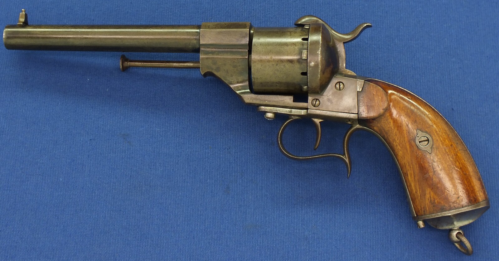 An antique Spanish Lefaucheux type model 1854 Single Action 6 shot 12mm Pinfire Revolver by: ORBEA HERMANOS EIBAR. Length 33cm. In very good condition. Price 795 euro.