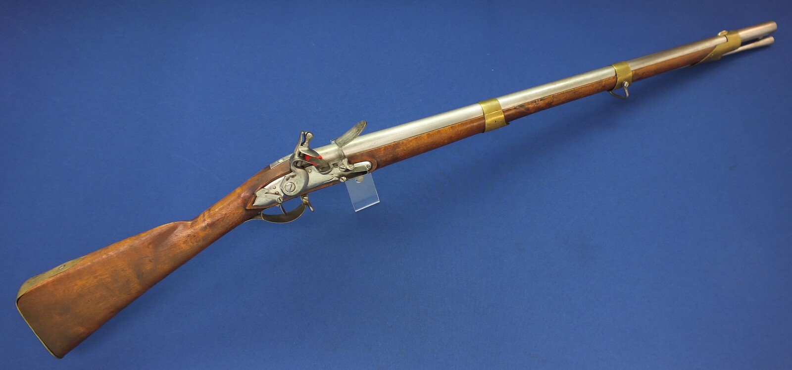 An antique Swedish Military Flintlock musket model 1805/ Reparationsgevär modell 1805. Caliber 19mm, length 124cm, Barrel 84cm. In very good condition. Price 1.400 euro.