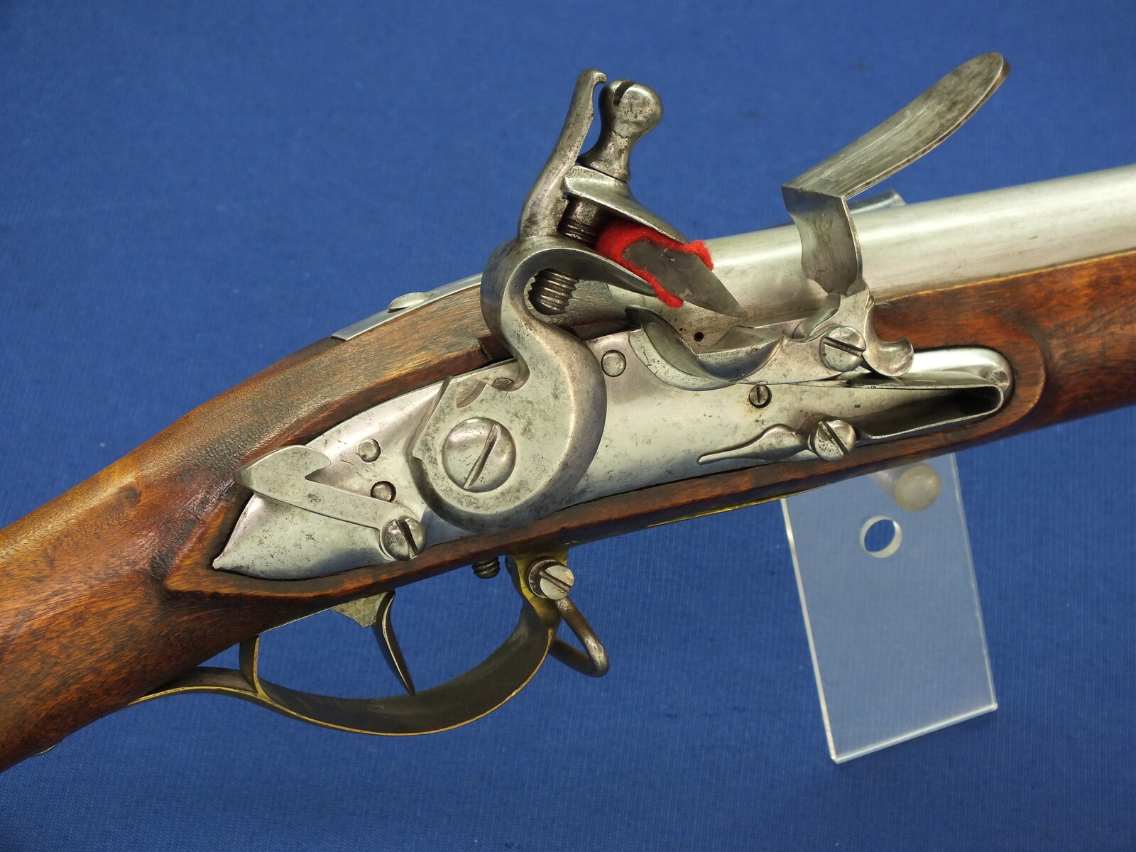 An antique Swedish Military Flintlock musket model 1805/ Reparationsgevär modell 1805. Caliber 19mm, length 124cm, Barrel 84cm. In very good condition. Price 1.400 euro.