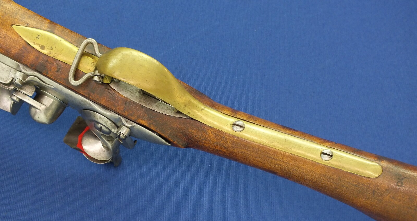 An antique Swedish Military Flintlock musket model 1805/ Reparationsgevär modell 1805. Caliber 19mm, length 124cm, Barrel 84cm. In very good condition. Price 1.400 euro.