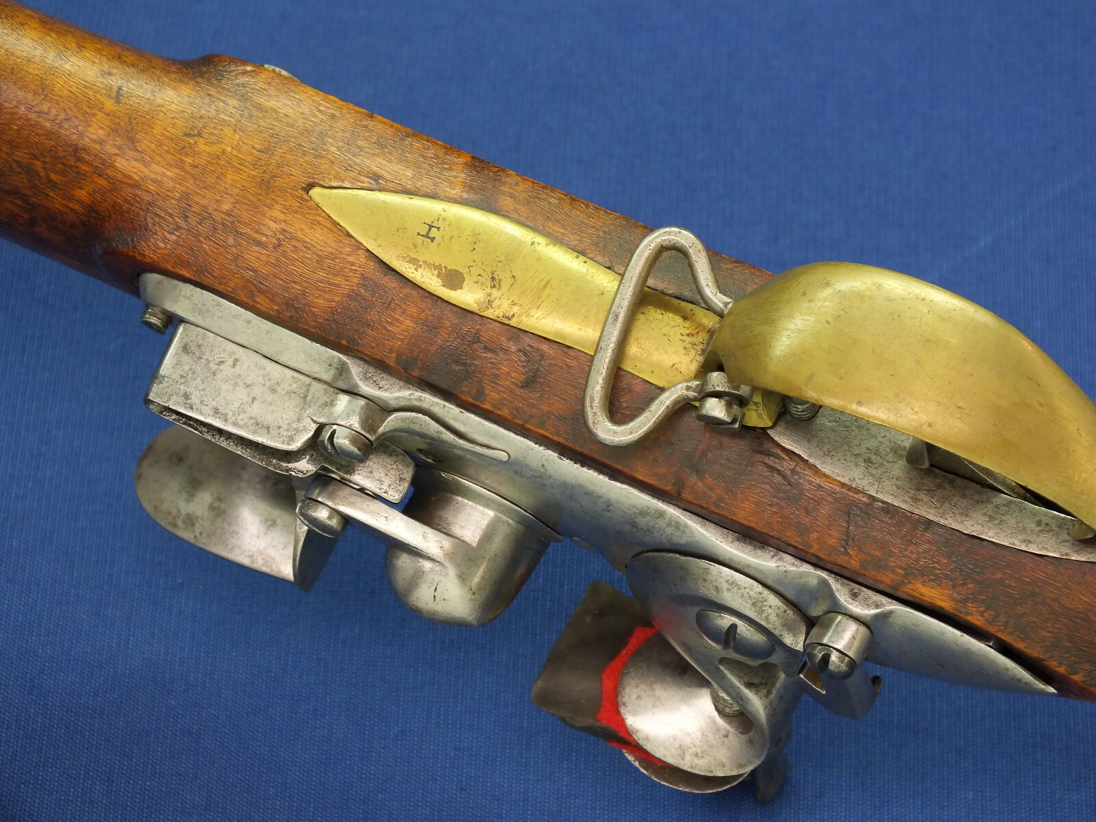 An antique Swedish Military Flintlock musket model 1805/ Reparationsgevär modell 1805. Caliber 19mm, length 124cm, Barrel 84cm. In very good condition. Price 1.400 euro.