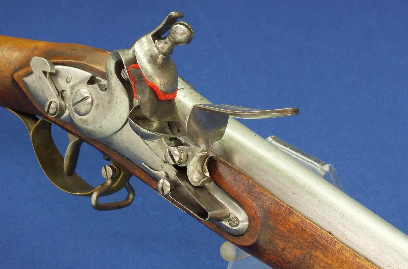 An antique Swedish Military Flintlock musket model 1805/ Reparationsgevär modell 1805. Caliber 19mm, length 124cm, Barrel 84cm. In very good condition. Price 1.400 euro.