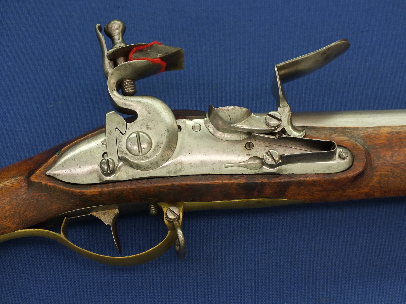 An antique Swedish Military Flintlock musket model 1805/ Reparationsgevär modell 1805. Caliber 19mm, length 124cm, Barrel 84cm. In very good condition. Price 1.400 euro.