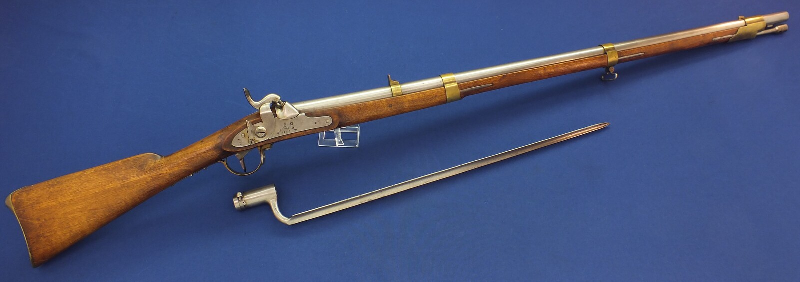 An antique Swedish Military Model 1845-54 Percussion Musket for Minié bullet. Made by Carl Gustav Stad 1853. Caliber 18,5mm, length 146cm. In very good condition. Price 1.500 euro