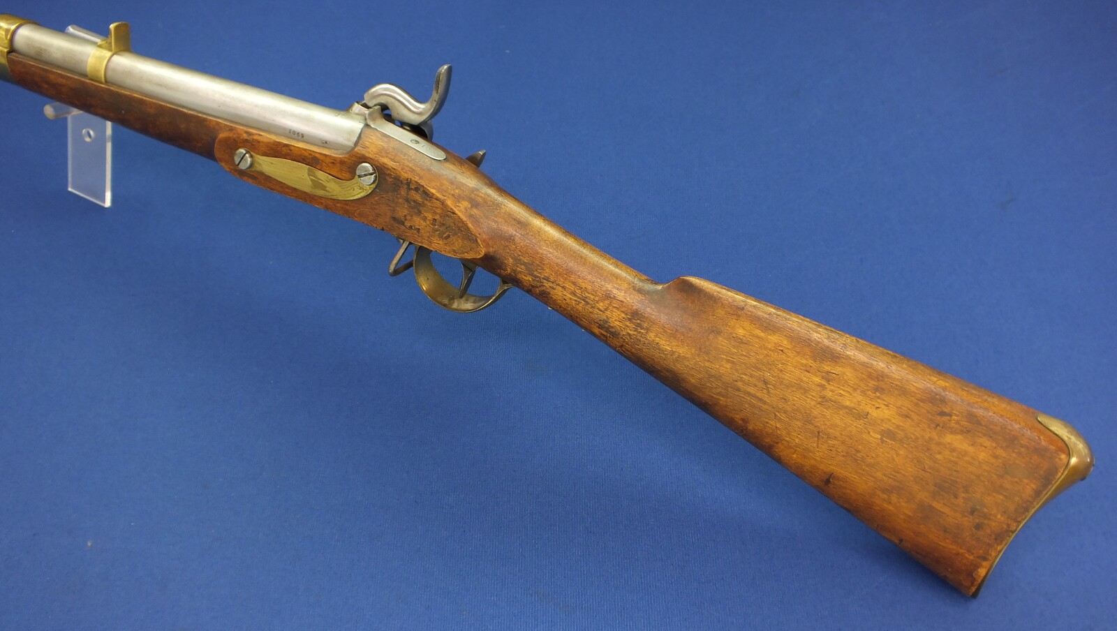 An antique Swedish Military Model 1845-54 Percussion Musket for Minié bullet. Made by Huskvarna 1845. Caliber 18,5mm, length 147cm. In near mint condition. Price 1.550 euro