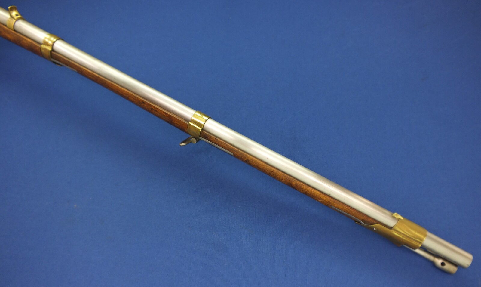 An antique Swedish Military Model 1845-54 Percussion Musket for Minié bullet. Made by Huskvarna 1845. Caliber 18,5mm, length 147cm. In near mint condition. Price 1.550 euro