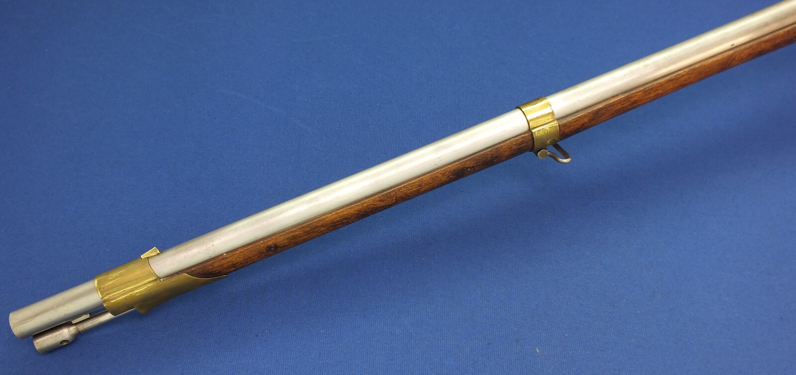 An antique Swedish Military Model 1845-54 Percussion Musket for Minié bullet. Made by Huskvarna 1845. Caliber 18,5mm, length 147cm. In near mint condition. Price 1.550 euro