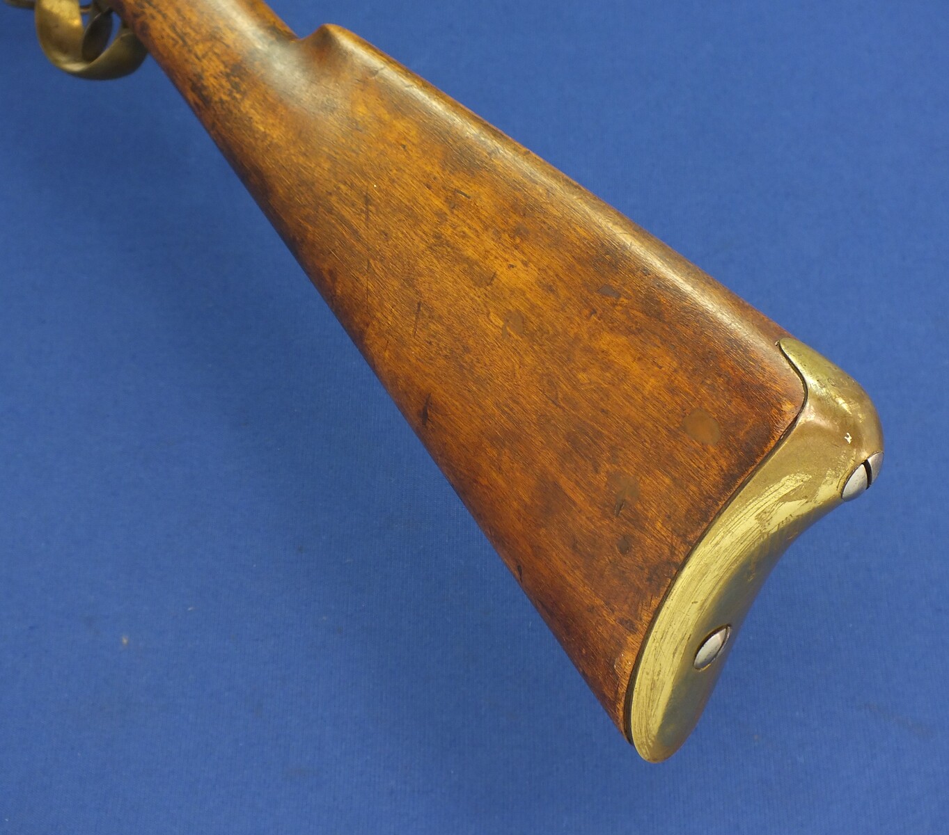 An antique Swedish Military Model 1845-54 Percussion Musket for Minié bullet. Made by Huskvarna 1845. Caliber 18,5mm, length 147cm. In near mint condition. Price 1.550 euro