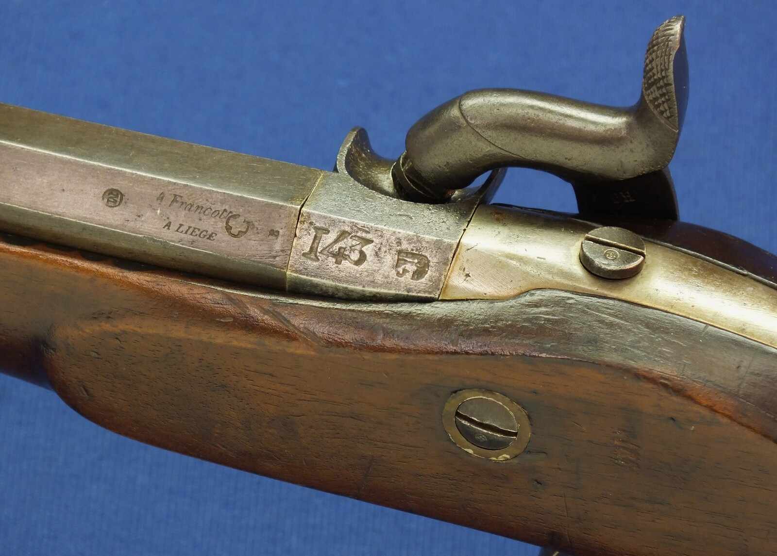 An antique Swiss Infantry percussion Rifle model 1863 by A. Francotte a Liege with Bayonet. Barrel 93cm. Caliber 10,5mm. Length 133cm. In good/very good condition. Price 850 euro